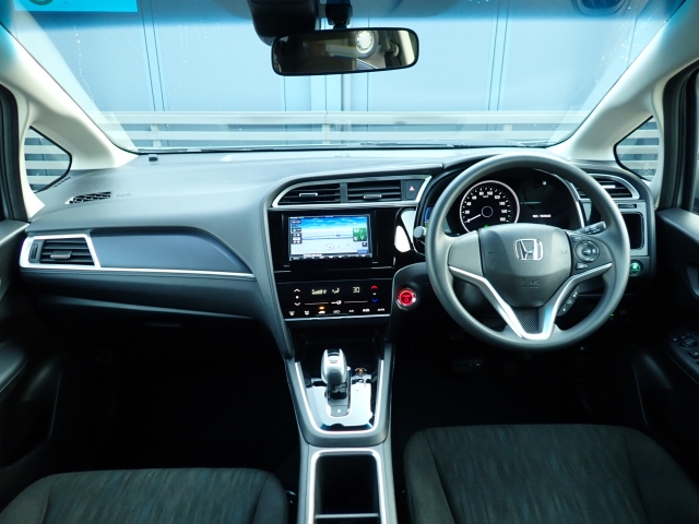 �C���p�l�摜�ɂȂ�܂��B�ԓ��͐��Ǝ҂ɂĎ����N���[�j���O�{�H�ς݂Ȃ̂ŁA��ϐ����ł��B