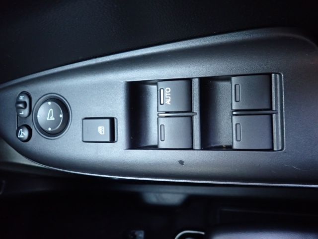 �d���i�[���h�A�~���[�E�p���[�E�B���h�E�������Ă��܂��B