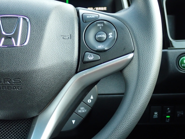 �y�N���[�Y�R���g���[���z�������H�ł̒��������s���y�Ɂ�A�N�Z���y�_���𓥂܂��Ɏԑ������ɕۂ��Ƃ��\�ł��B�O���̎ԗ������m���ĎԊԂ�ۂ悤�ɑ��x���߂��Ă���܂��I�I