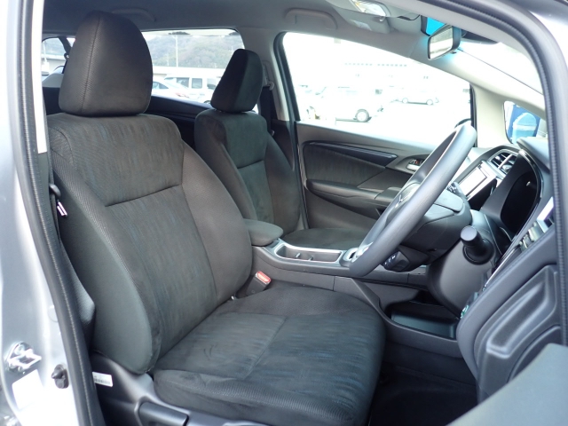 �t�����g�V�[�g�A��ԗǍD�ň��S�ł��B�傫�ȉ�����Ȃ����S�ł�