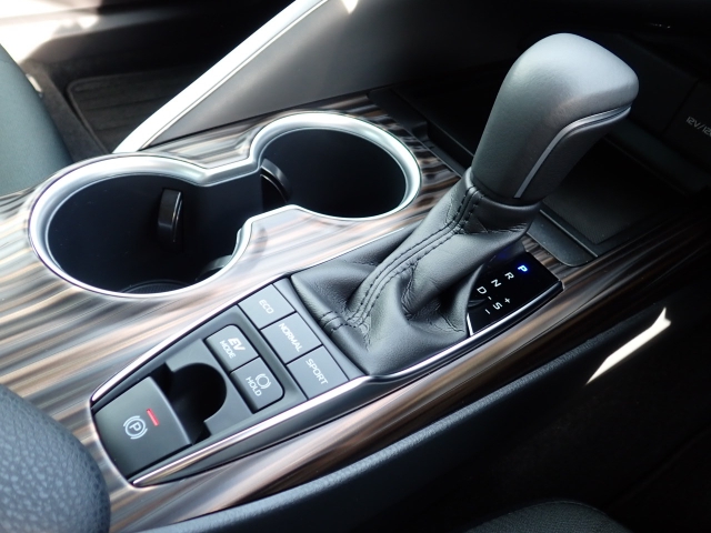 �V�t�g�m�u�̓X�����Ȃ��A���ꂢ�ȏ�Ԃł��B���ł��G��镔�������ꂢ���Ƒ�؂ɏ���Ă������Ƃ�������܂���B