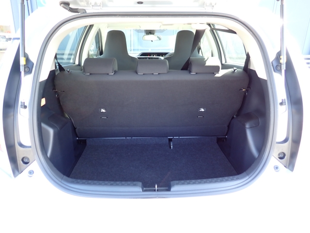 �ʏ펞�̃��P�b�W�X�y�[�X�ł��I�傫�ȊJ���ŉו��̏悹�~�낵���y�ɍs���܂��B