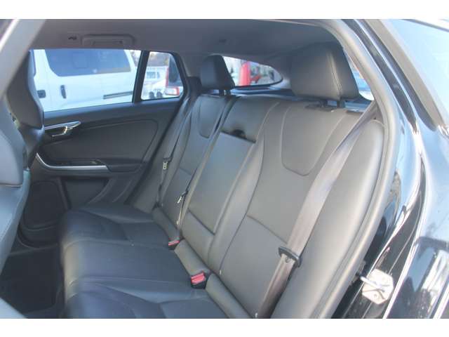 �x�����z�́A�ԑ̉��i�A�@���p�A�����_��