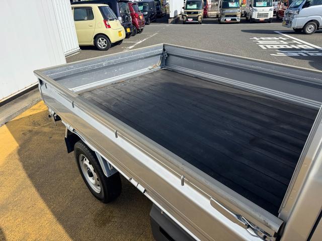 �ԗ��̏ڍׂ��Ԃɕt���܂��Ă̓X�^�b�t�܂ł��C�y�ɂ��₢���킹���������B