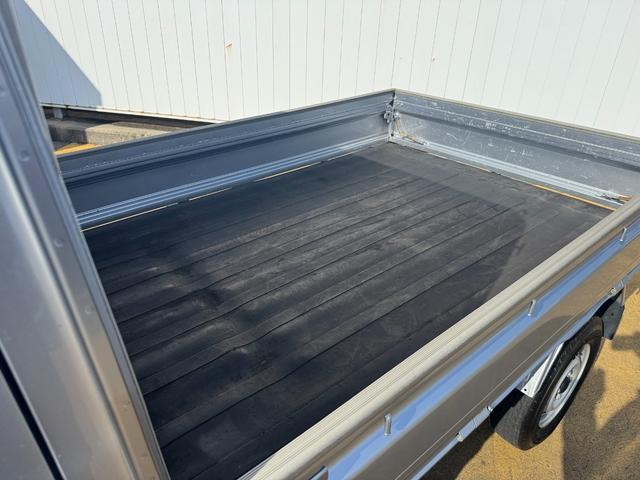 �ԗ��̏ڍׂ��Ԃɕt���܂��Ă̓X�^�b�t�܂ł��C�y�ɂ��₢���킹���������B