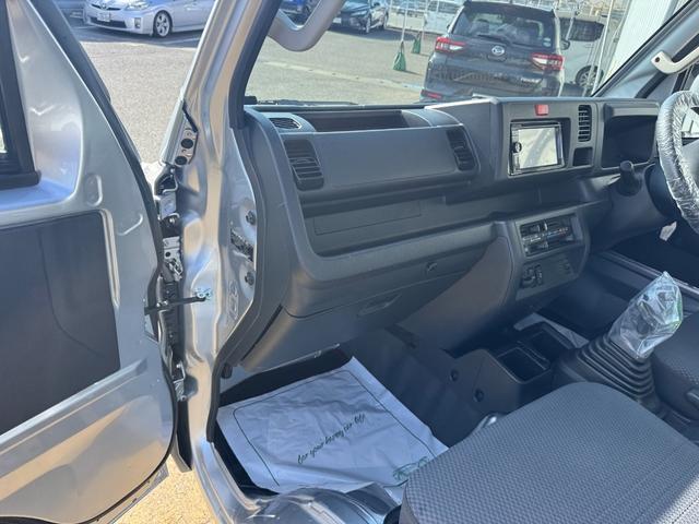 �ԗ��̏ڍׂ��Ԃɕt���܂��Ă̓X�^�b�t�܂ł��C�y�ɂ��₢���킹���������B