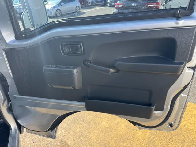 �ԗ��̏ڍׂ��Ԃɕt���܂��Ă̓X�^�b�t�܂ł��C�y�ɂ��₢���킹���������B