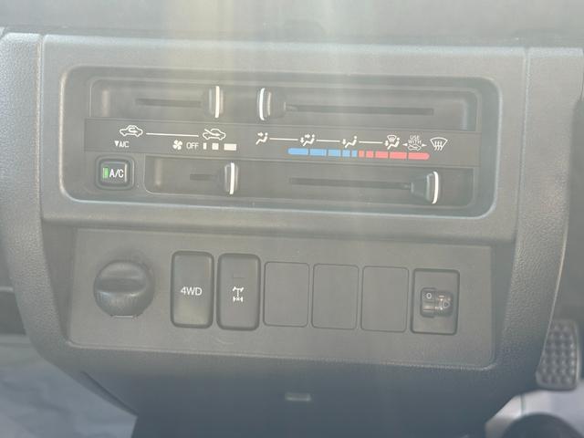 �ԗ��̏ڍׂ��Ԃɕt���܂��Ă̓X�^�b�t�܂ł��C�y�ɂ��₢���킹���������B