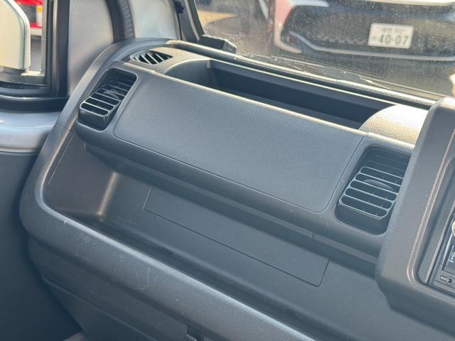 �ԗ��̏ڍׂ��Ԃɕt���܂��Ă̓X�^�b�t�܂ł��C�y�ɂ��₢���킹���������B