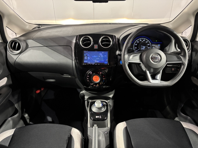 �I���b�N�X�F�蒆�ÎԂ͗����̃n�b�L�������C����̖������q��Ǝ��̌��i�ȔF���Ɋ�̔����Ă���܂��B���q��������Ђ̍���m���S�Ԍ��������{���Ă���܂��B