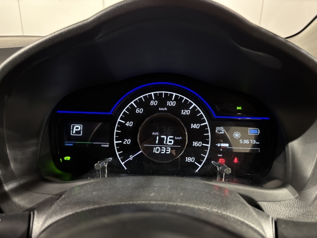 �l�X�ȏ�񂪕\������郁�[�^�[�p�l���͎��F���ƃf�U�C�����𗼗��������f�G�ȃf�U�C���ł��I