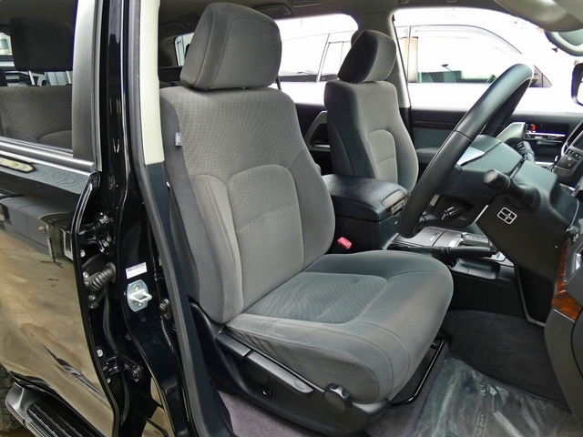 �Y��ȏ�Ԃ̃t�����g�V�[�g�ł���