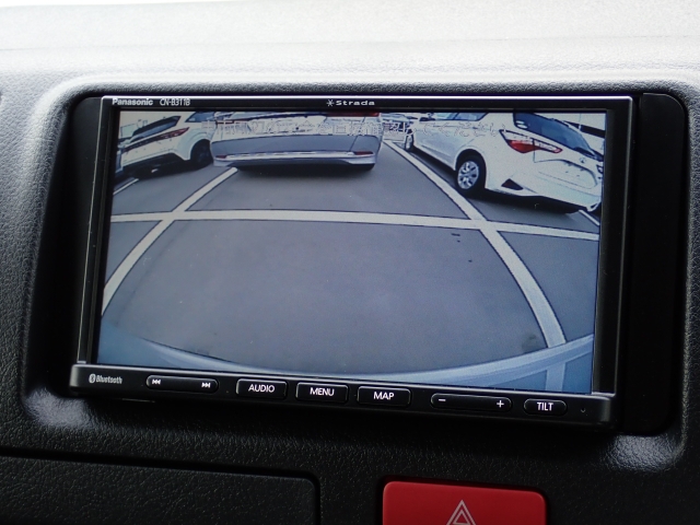 �o�b�N�J���������ڂ��Ă���܂��B