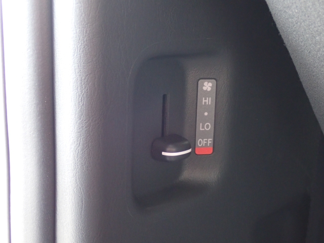 ���S���Ă���蒸���钆�ÎԂ�ڎw���ăI���b�N�X�F�蒆�ÎԂł͌��i�Ȋ�ɂ����ď��i�����I���Ă���܂��I