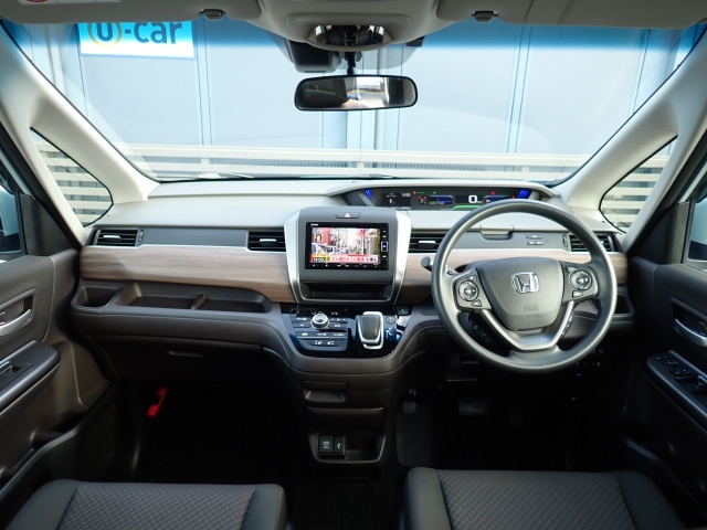 �C���p�l�摜�ɂȂ�܂��B�ԓ��͐��Ǝ҂ɂĎ����N���[�j���O�{�H�ς݂Ȃ̂ŁA��ϐ����ł��B