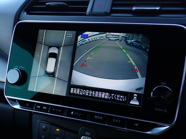 �o�b�N�J���������ڂ��Ă���܂��B�A���E���h�r���[���j�^�[�t���B