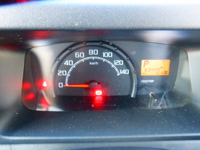 �V���v���Ō��₷���f�U�C���̃��[�^�[�p�l���ł��B�Ԃ̏�񂪕\�������厖�ȏꏊ�����炱�����₷������؂ł��ˁB