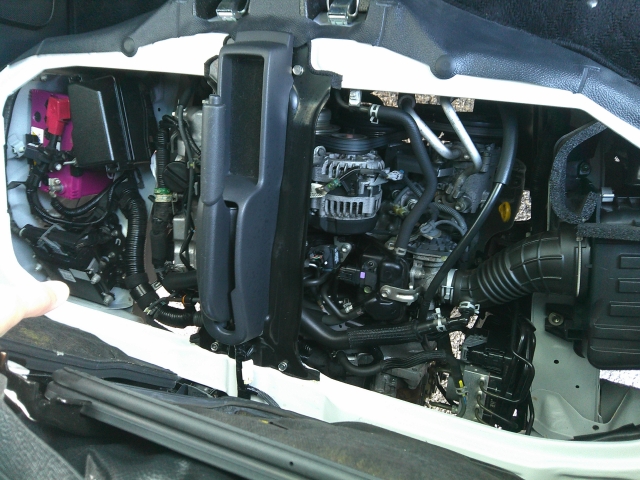 �G���W�����[�����Y��Ɏd�オ���Ă���܂��B�@�c�Ǝ��Ԃ͂P�O���`�P�W���܂ŁA���T���j������x���ƂȂ��Ă���܂��B���₢���킹���X�^�b�t�ꓯ�A���҂����Ă���܂���