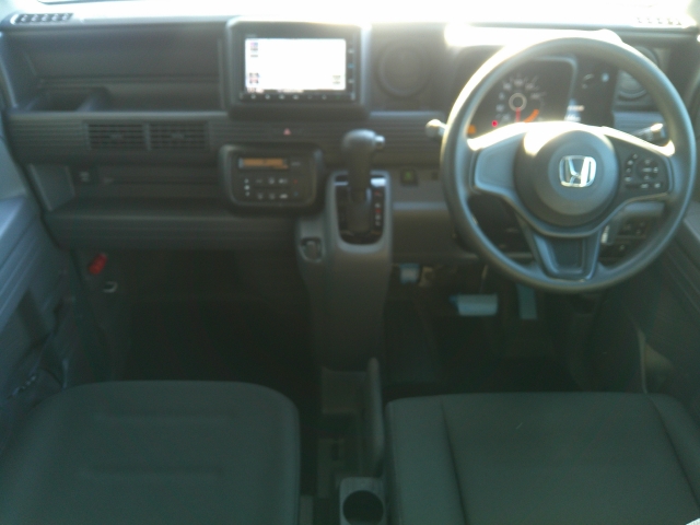 ���O���̐��|�E�K���X�n�{�f�B�R�[�e�B���O��CAR�N���[�j���O���Ǝ҂��{�H�������܂��̂ő�ϐ����B�I���b�N�X�����Ԃł݂͂Ȃ��܂ɉ��K�ȃh���C�u�����񑩁B