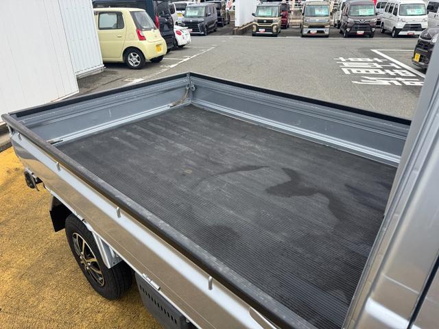 �ԗ��̏ڍׂ��Ԃɕt���܂��Ă̓X�^�b�t�܂ł��C�y�ɂ��₢���킹���������B