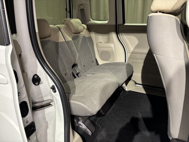 2��ڃV�[�g�����K�ȃX�y�[�X�ł��I�V�[�g�A�����W�����ʂŋ@�\�I�ł��I��~���ɂ��D��Ă��܂��̂Ő����x�������ɂȂ��ĉ������I�I���b�N�X�Ȃ�e���[�J�[�̎Ԏ�𑵂��Ă���܂��̂Ŕ�r�������ȒP�I