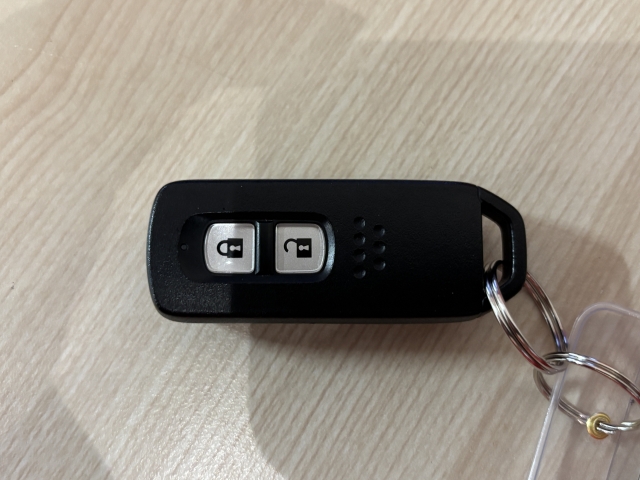 �g�т��邾���Ńh�A���̎{���E�J���E�G���W���n�����\�ȃX�}�[�g�L�[�V�X�e���𑕔����Ă���܂��B�֗����̃V�X�e���͈�x�g���Ǝ�����܂���B�Z�L�����e�B�ʂł����S�ł��B