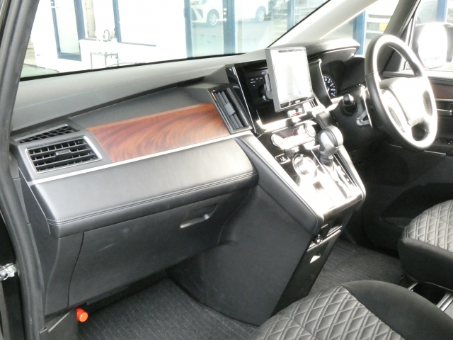 �e�B�b�V��������X�y�[�X��A�Ԍ��ؓ���Ȃǂ̕��������ނȂǂ�����܂�