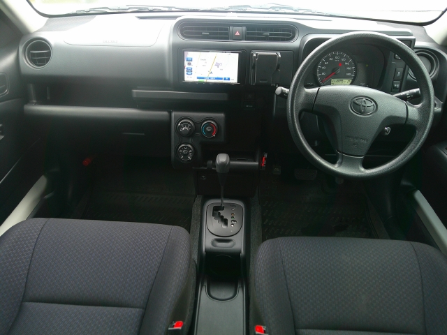 ���O���̐��|�E�K���X�n�{�f�B�R�[�e�B���O��CAR�N���[�j���O���Ǝ҂��{�H�������܂��̂ő�ϐ����B�I���b�N�X�����Ԃł݂͂Ȃ��܂ɉ��K�ȃh���C�u�����񑩁B