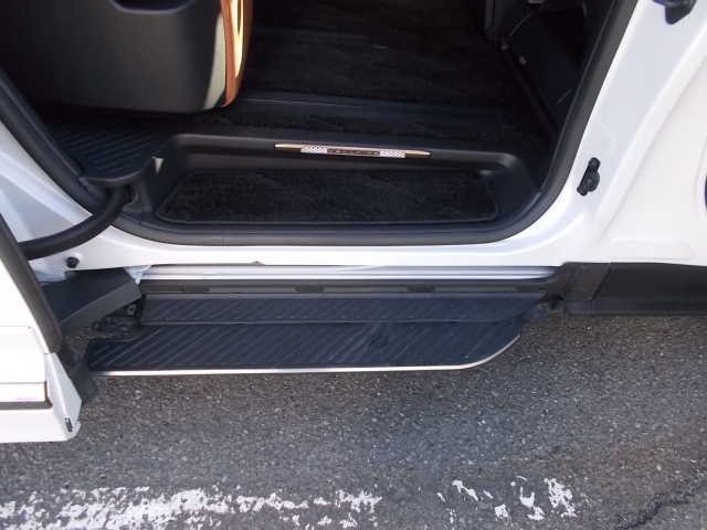 �������H���ŃA�N�Z���𓥂܂��ɐݒ葬�x�ő��s���Ă����֗��ȃA�_�v�e�B�u�E�N���[�Y�E�R���g���[���I