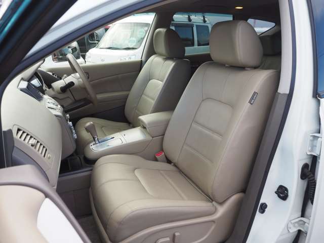 �V�[�g�Ƀ_���[�W��򉻂͏��Ȃ��A�ǍD�ȃR