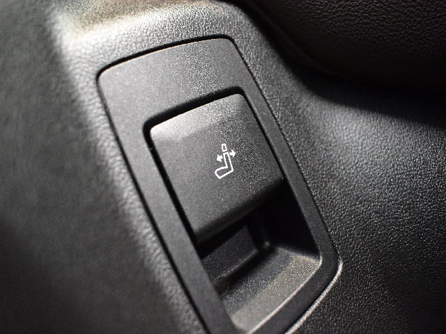 ���X�Ȃ�ł͂̔[�ԑO���������{�I��p�e�X�^�[�������I���o��ɂ��܂��Ă͂��C�y�ɂ��⍇���������B�[�Ԍ�̎Ԍ��E�_���E����E�h���X�A�b�v�Ȃǂ����Ђ��q�l���ʉ��i�ɂĂ��ē������Ē����܂��B������Ԋ����I