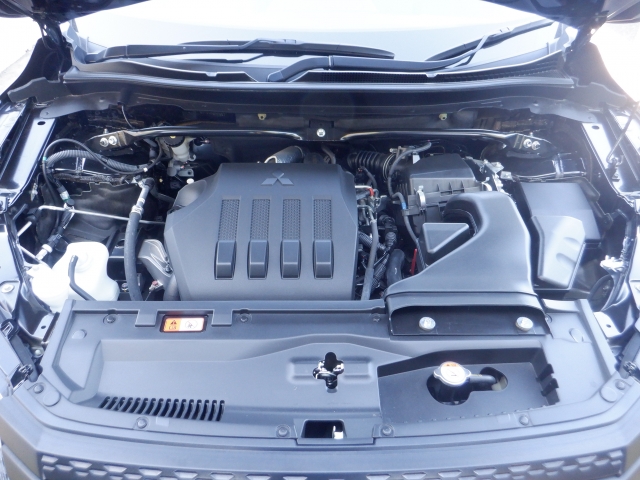 �G���W�����[�����Y��Ɏd�オ���Ă���܂��B�@�c�Ǝ��Ԃ͂P�O���`�P�X���܂ŁA���T���j������x���ƂȂ��Ă���܂��B���₢���킹���X�^�b�t�ꓯ�A���҂����Ă���܂���