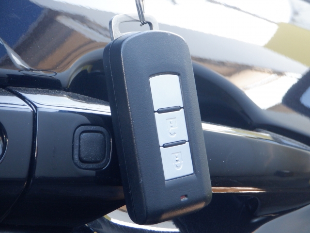 �L�[���|�P�b�g�ɓ��ꂽ�܂܂ł��G���W��ON/OFF�A�h�A�{��/�J���\���֗��ȃX�}�[�g�L�[