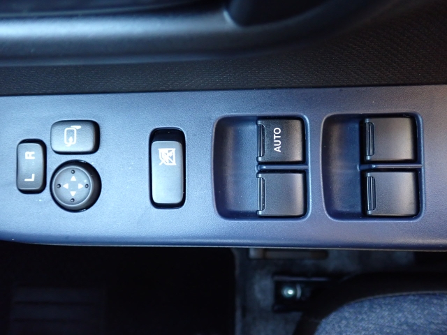 �d���i�[���h�A�~���[�E�p���[�E�B���h�E�������Ă��܂��B