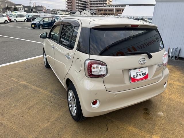 �����h�A�E�����N�H�[�^�[�E�o�b�N�h�A�E�B���h�E�ɃX���[�N�h�K���X���̗p