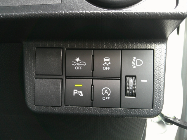 �e��X�C�b�`�t���ł��B�b��̃X�}�[�g�A�V�X�g���ځB���S�^�]�̋��������ł����i�_�C�n�c�j