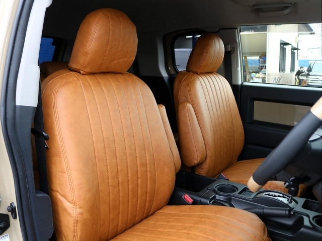 �V�[�g�J�o�[�̓L�������V�[�g�J�o�[�𑕒��ς݂ł���