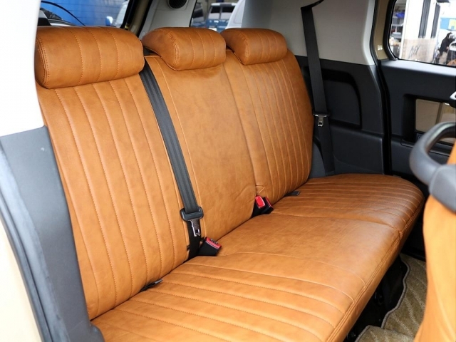 2��ڃV�[�g���L�������V�[�g�J�o�[�𑕒��ς݂ł���