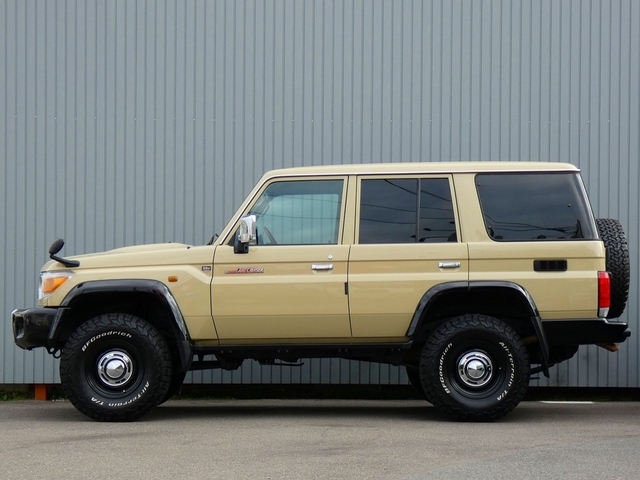 �P�Ԑl�C�{�f�B�J���[�u�x�[�W���v