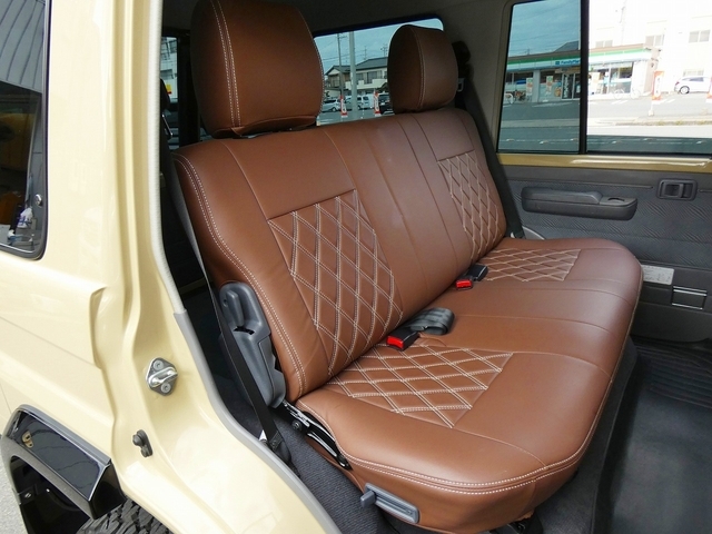 �u���E�����U�[���V�[�g�J�o�[