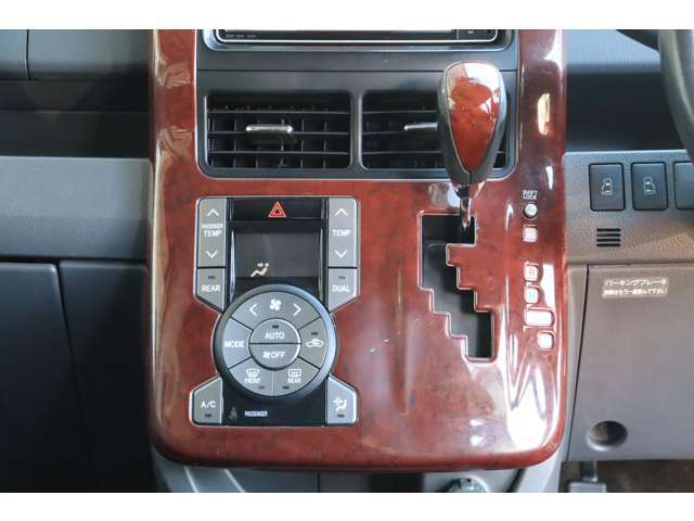 �I�[�g�G�A�R��