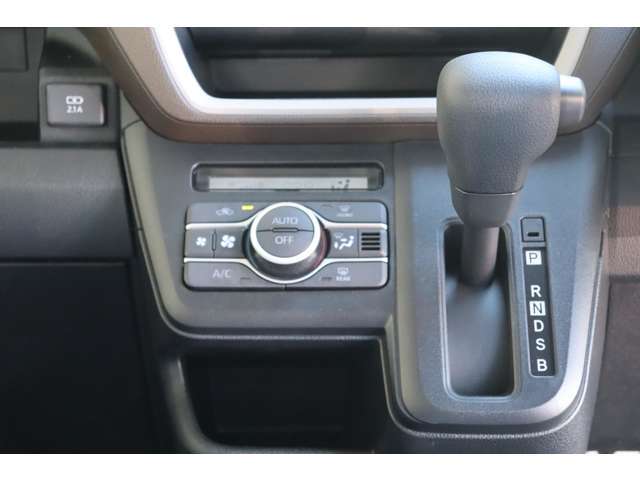 �I�[�g�G�A�R��