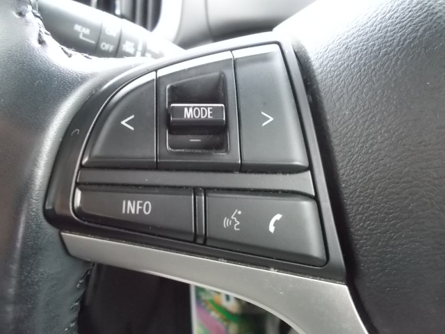 �I�[�f�B�I������茳�łł���X�e�A�����O�X�C�b�`�B