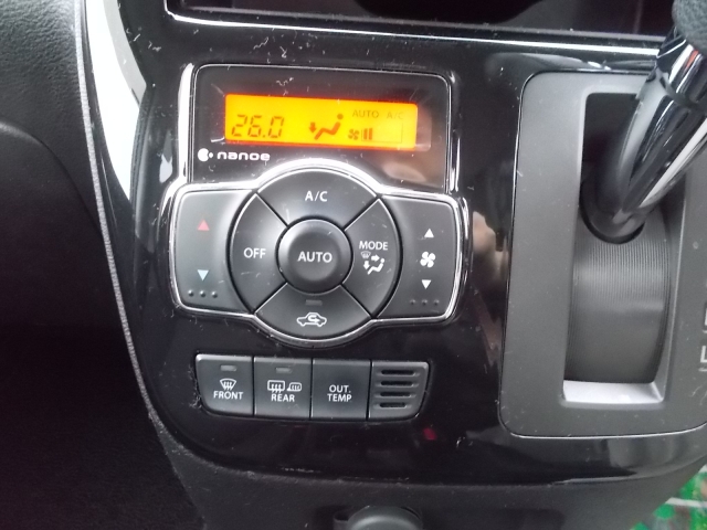 �ԓ������K���x�ɕۂ��Ă����I�[�g�G�A�R�������ԁB