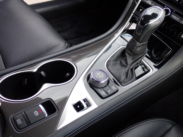 �V�t�g�m�u�̓X�����Ȃ��A���ꂢ�ȏ�Ԃł��B���ł��G��镔�������ꂢ���Ƒ�؂ɏ���Ă������Ƃ�������܂���B