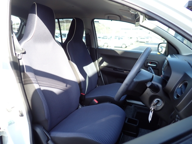 �t�����g�V�[�g�A��ԗǍD�ň��S�ł��B�傫�ȉ�����Ȃ����S�ł�