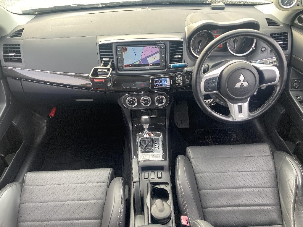 ���X�͓W���Ԃ��ׂĐf�f�@�ɂĎԗ��`�F�b�N