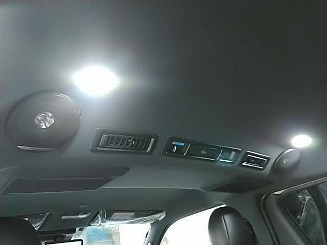 �ԓ����[�t�ɃX�s�[�J�[���ǉ������B�Ɩ��X