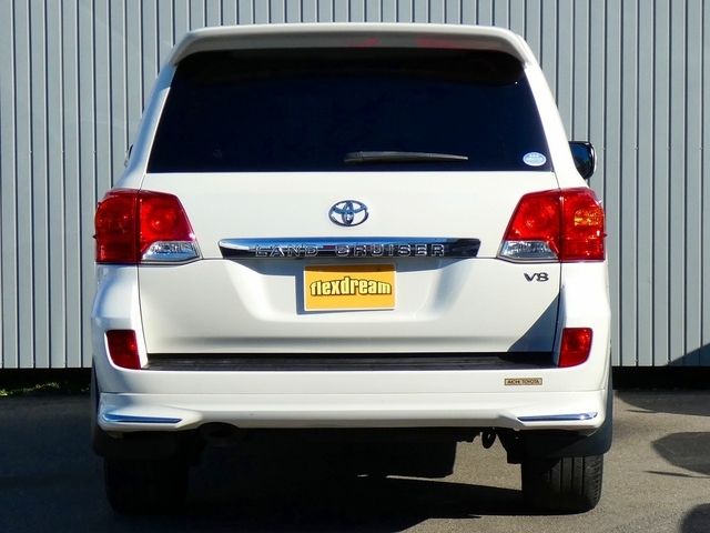 �㉺�ɊJ�������h�A�͕֗��ł���