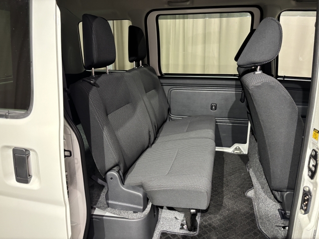 2��ڃV�[�g�����K�ȃX�y�[�X�ł��I�V�[�g�A�����W�����ʂŋ@�\�I�ł��I��~���ɂ��D��Ă��܂��̂Ő����x�������ɂȂ��ĉ������I�I���b�N�X�Ȃ�e���[�J�[�̎Ԏ�𑵂��Ă���܂��̂Ŕ�r�������ȒP�I